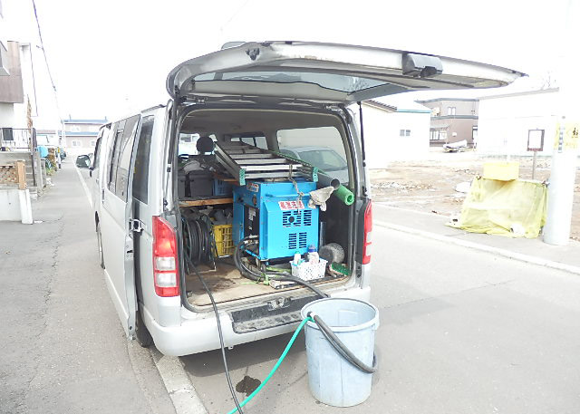 車に積まれた動力機